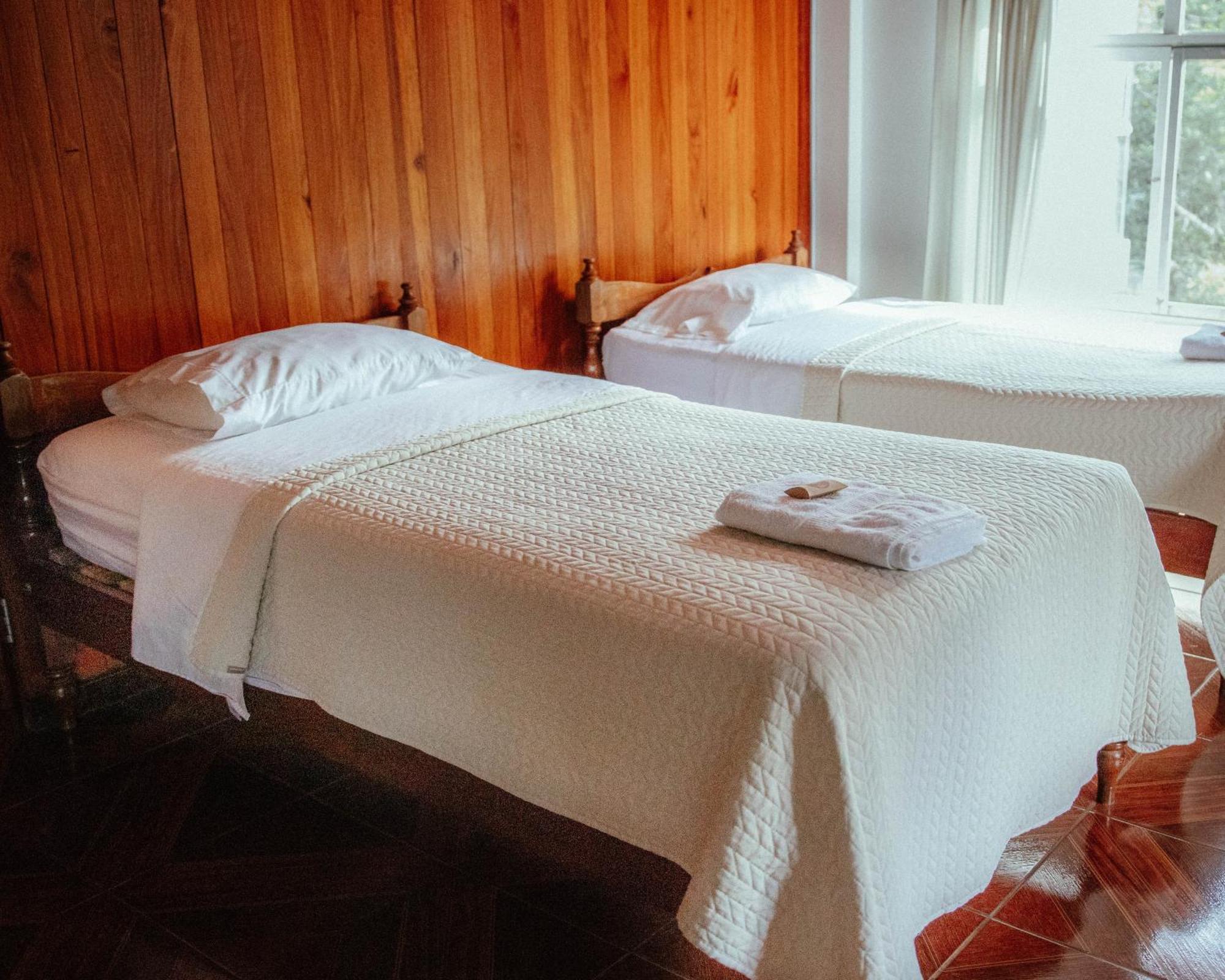 Albergue Turistico Gstir Pozuzo Exteriör bild